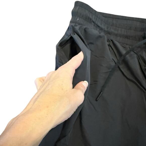 Spyder Women’s black athletic shorts with built in bikers  Size XL - Picture 5 of 5